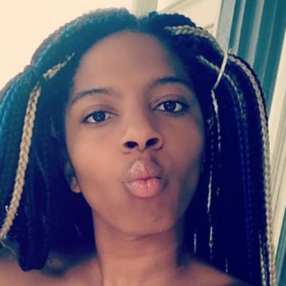 Meet your Posher, Nadejia